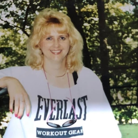 Meet Your Posher, Becky - Picture 1 of 3